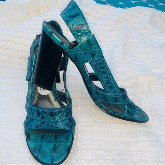 NINE WEST TURQUOISE CROCO LEATHER STRAPPY SANDALS - Picture 7 of 7